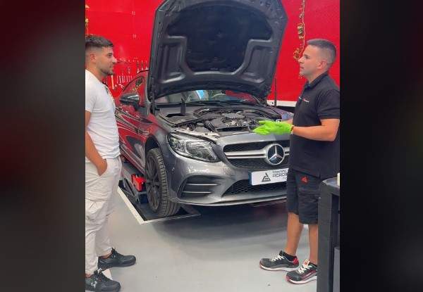 Taller Mecánico, Laster Motor
