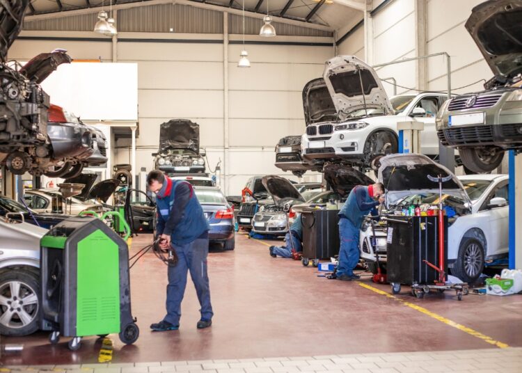 Talleres Amor. Mecanica, Chapa Y Pintura Del Automovil